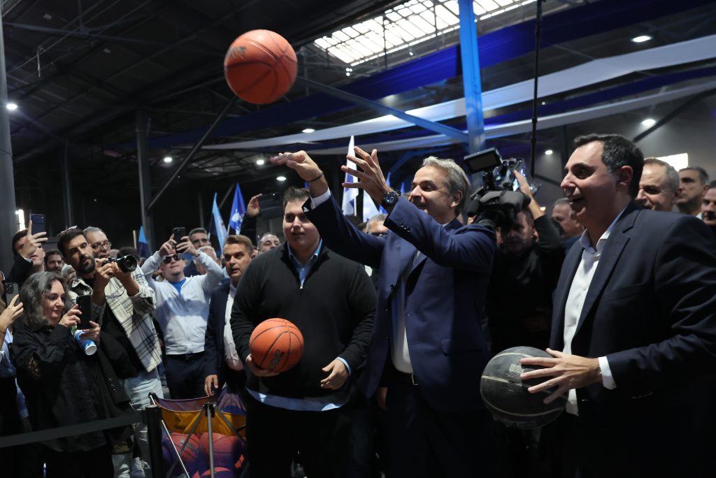 Μητσοτάκης στα 52α γενέθλια της ΝΔ: Παράδειγμα προς μίμηση η Ελλάδα, δεν θα γυρίσουμε πίσω