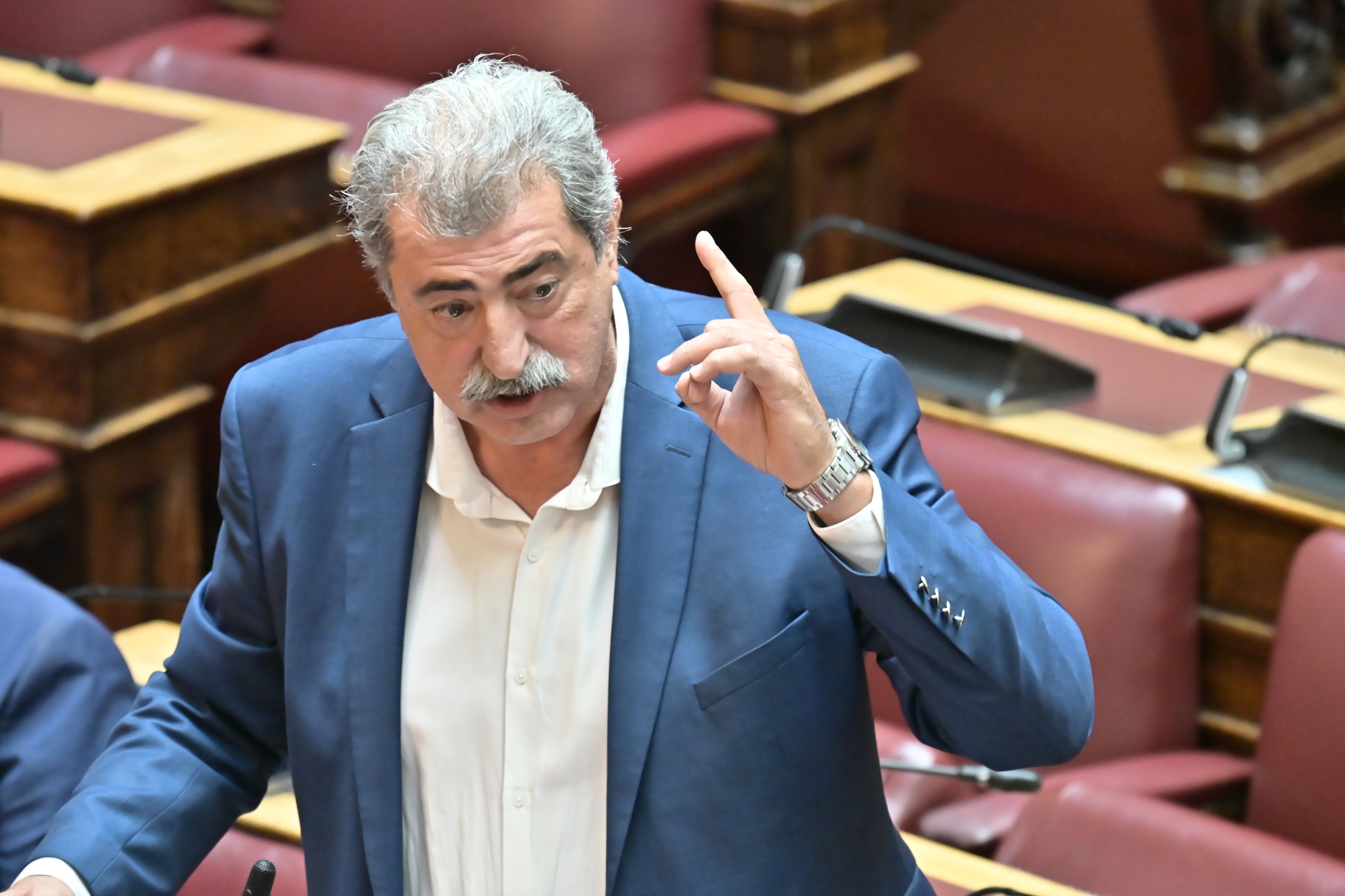 Πολάκης: Πριν από οποιοδήποτε θεσμικό πλαίσιο, πρέπει να γίνει έλεγχος των παράνομων ιατρικών κέντρων
