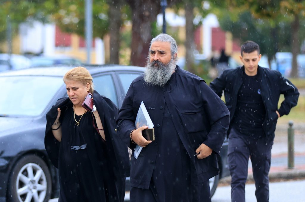 Δίκη Τεμπών: Κατέθεσε η οικογένεια του Κύπριου φοιτητή Κυπριανού Παπαϊωάννου – «Του πλύναμε τις πληγές, είχε εγκαύματα και μύριζε χημικά»
