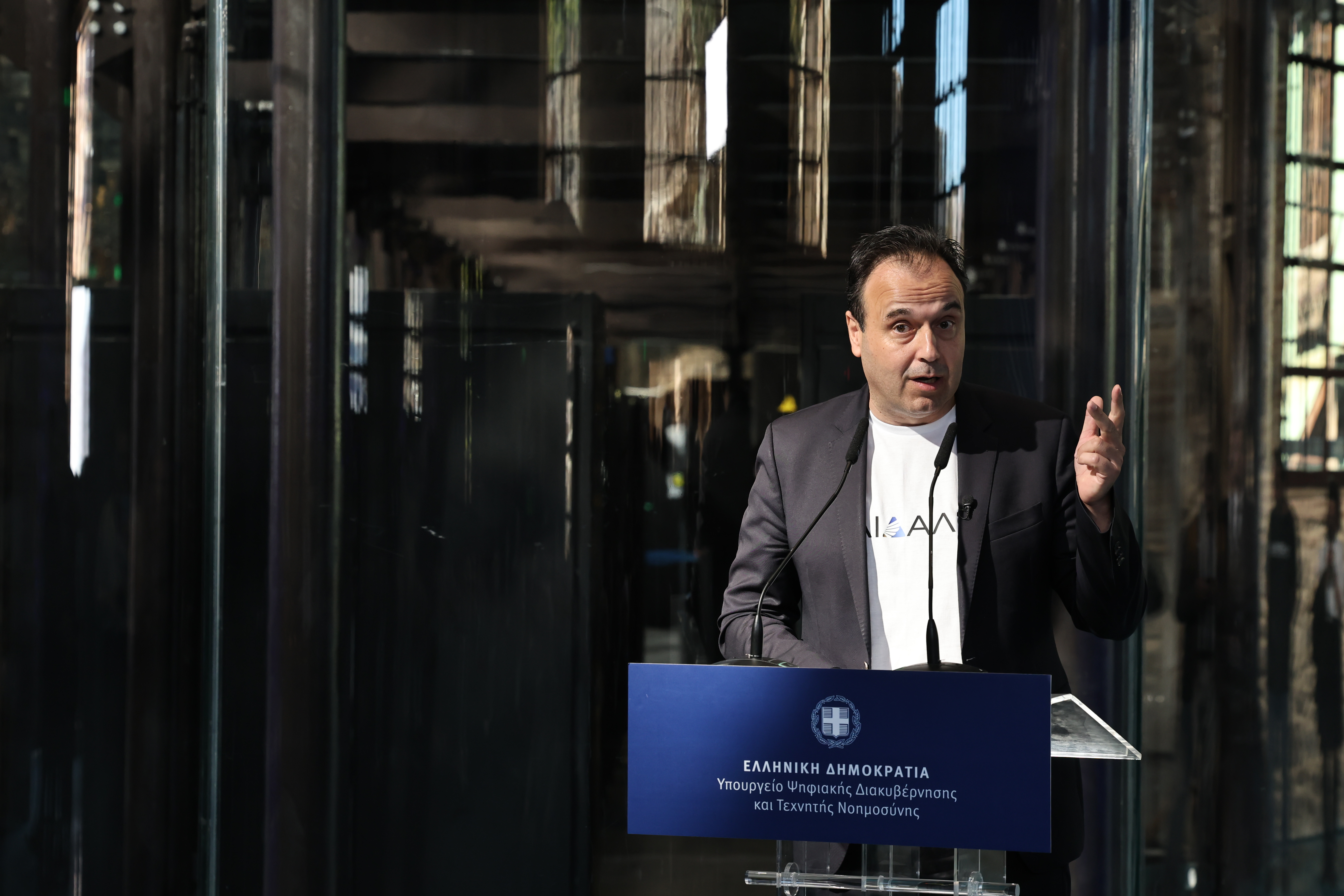 Δ. Παπαστεργίου: Η Ελλάδα αποκτά δική της υποδομή τεχνητής νοημοσύνης