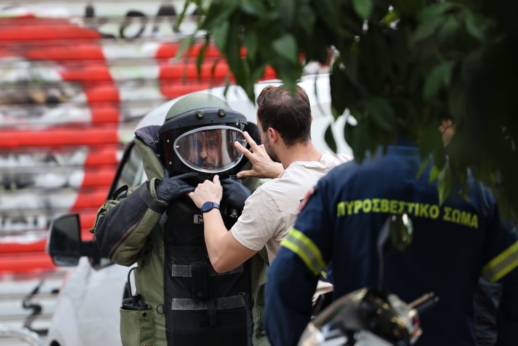 Έκρηξη σε διαμέρισμα στον Κολωνό με τέσσερις τραυματίες
