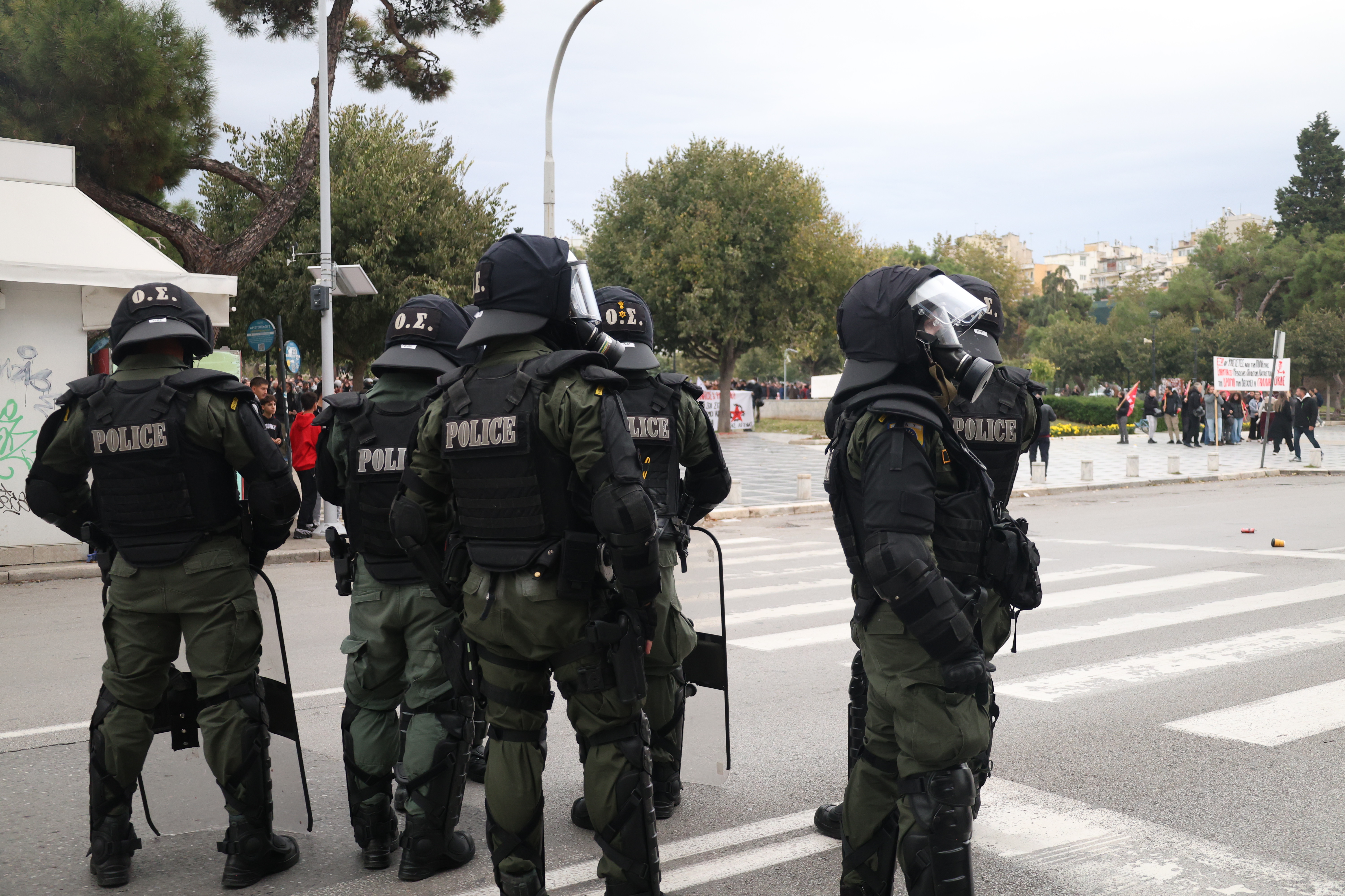 Νέα ένταση στο κέντρο της Θεσσαλονίκης-Κουκουλοφόροι επιτέθηκαν σε αστυνομικούς
