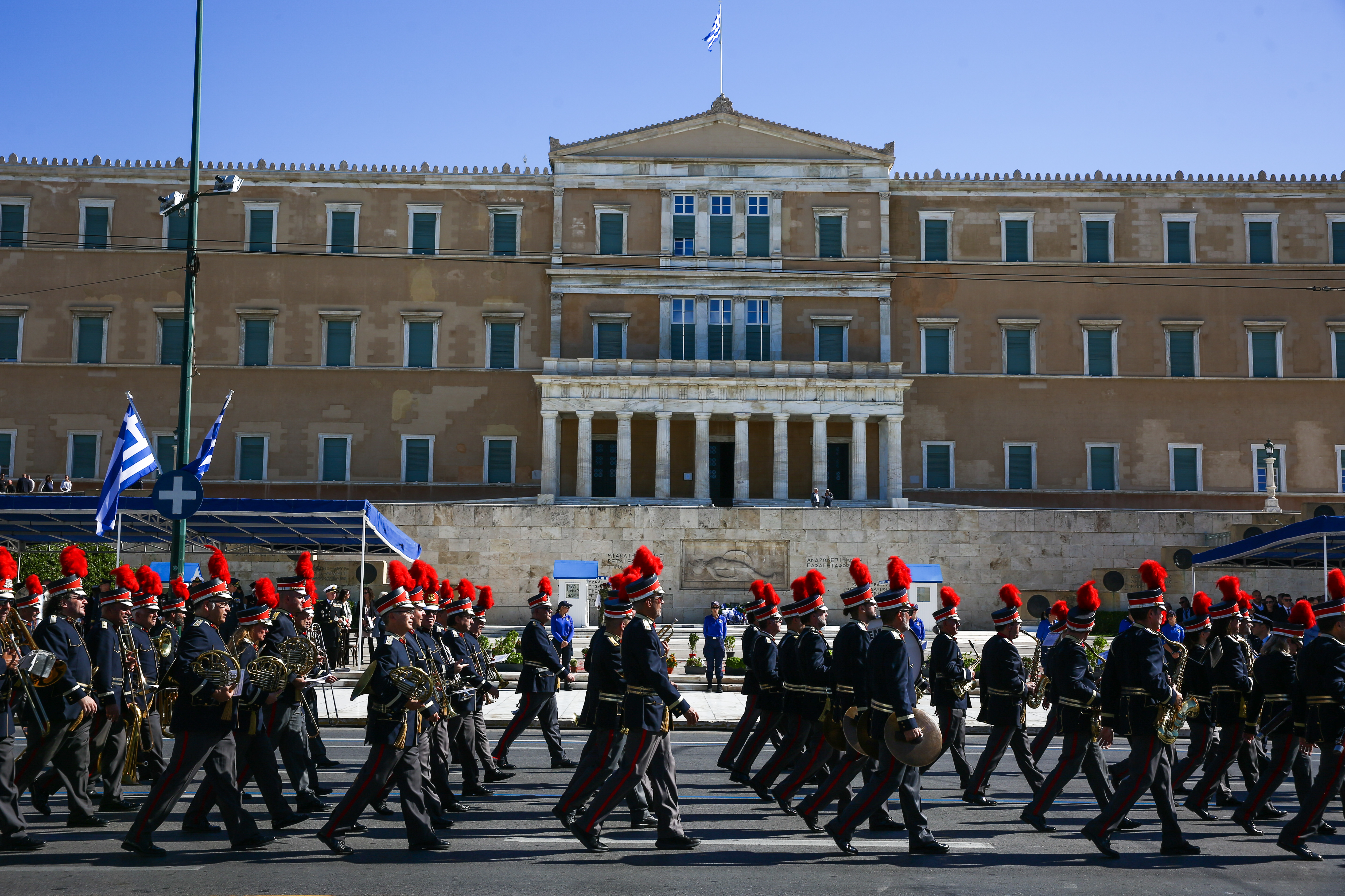 Καιρός: Με βροχές η παρέλαση στην Αθήνα – Τι προβλέπεται για τη Θεσσαλονίκη