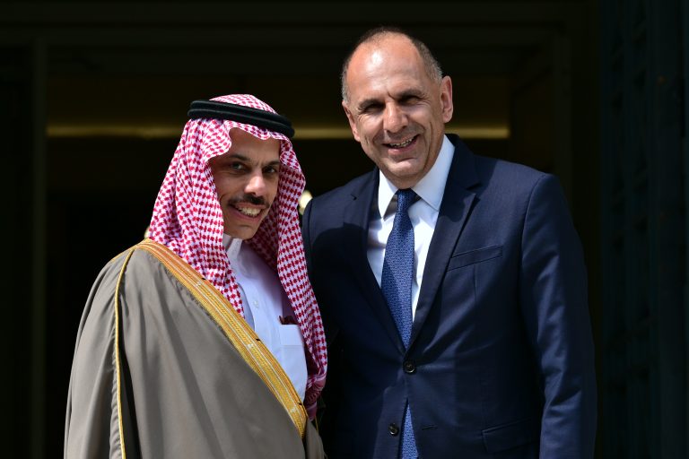 Επικοινωνία Γ. Γεραπετρίτη με τον Σαουδάραβα ΥΠΕΞ για τις εξελίξεις στην περιοχή