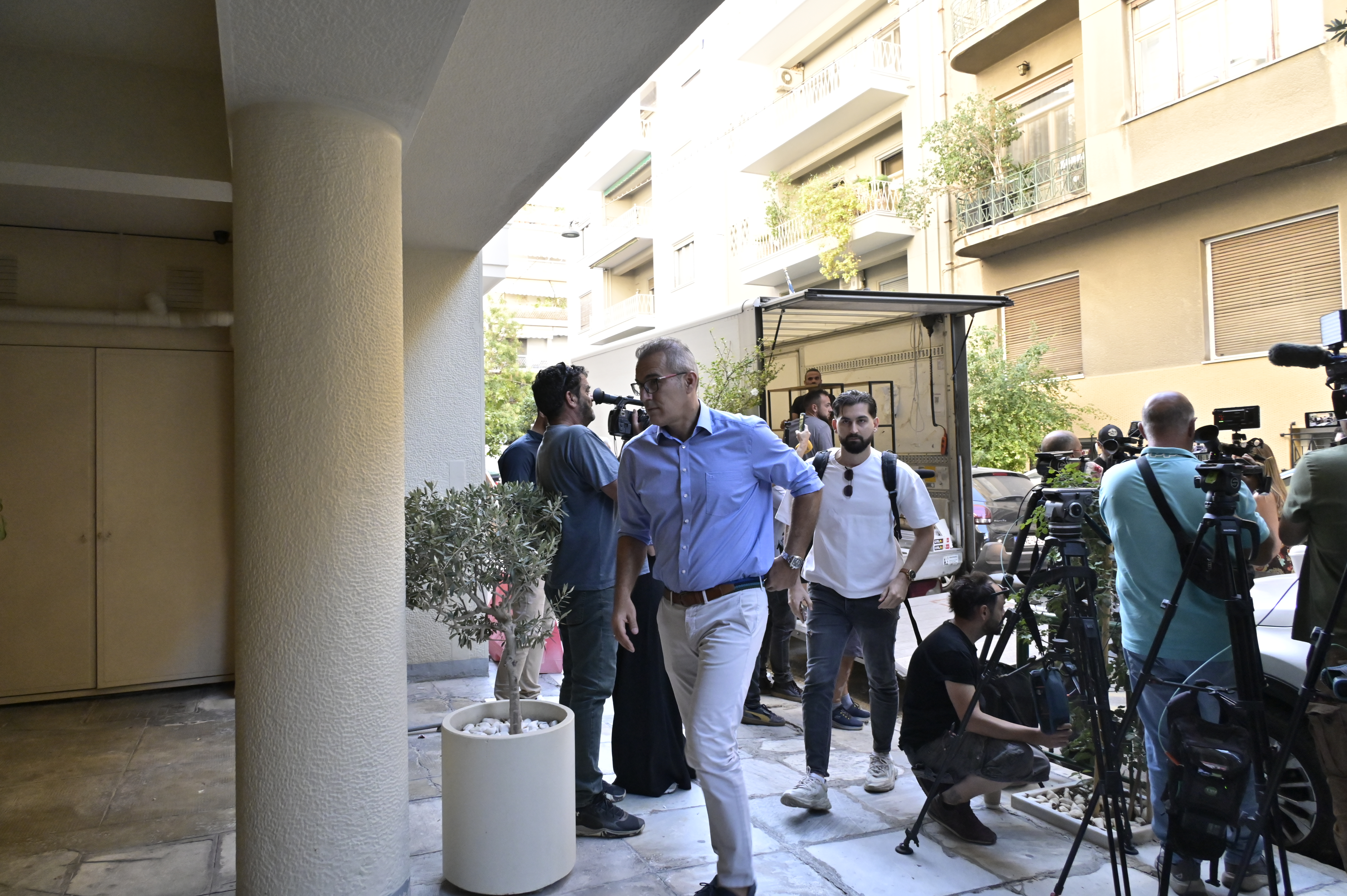 Θάνατος Μαζωνάκη: Κατασχέθηκαν φιαλίδια από το ιατρείο της Καρνεάδου