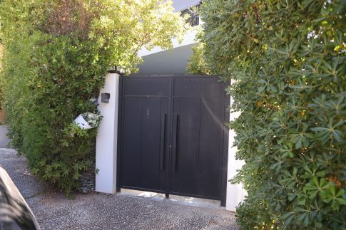 Γάζα: Θρανία για τους μαθητές με υλικά από τα ερείπια