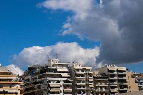 Καύσιμα: Μικρή υποχώρηση στην αμόλυβδη, σταθερό το πετρέλαιο κίνησης
