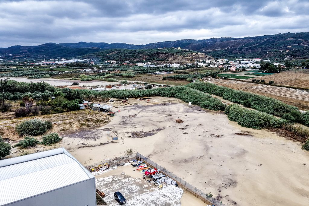 Κακοκαιρία στην Κρήτη: Κορεσμένο το έδαφος, φόβοι για νέα πλημμυρικά φαινόμενα με επιδείνωση από το μεσημέρι – Θλίψη για τον χαμό του κτηνοτρόφου
