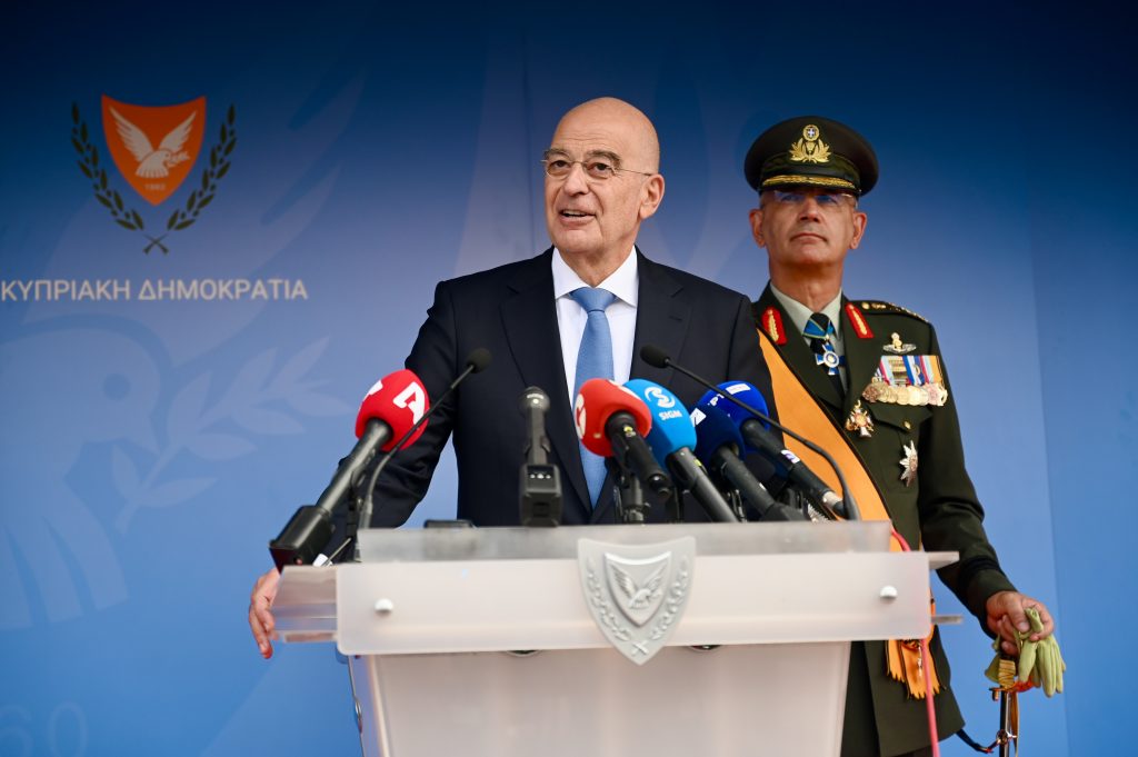 Η Κύπρος τίμησε την 66η επέτειο της ανεξαρτησίας της – Εντυπωσιακή στρατιωτική παρέλαση με ελληνικά F-16 Viper, Barak και ξένα στρατιωτικά αγήματα