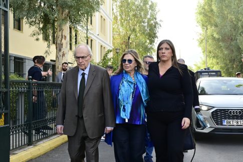 Φοιτητικοί Σύλλογοι Αθήνας: Κινητοποίηση και κατασκήνωση στο Σύνταγμα για τη φοιτητική στέγη και το κόστος σπουδών