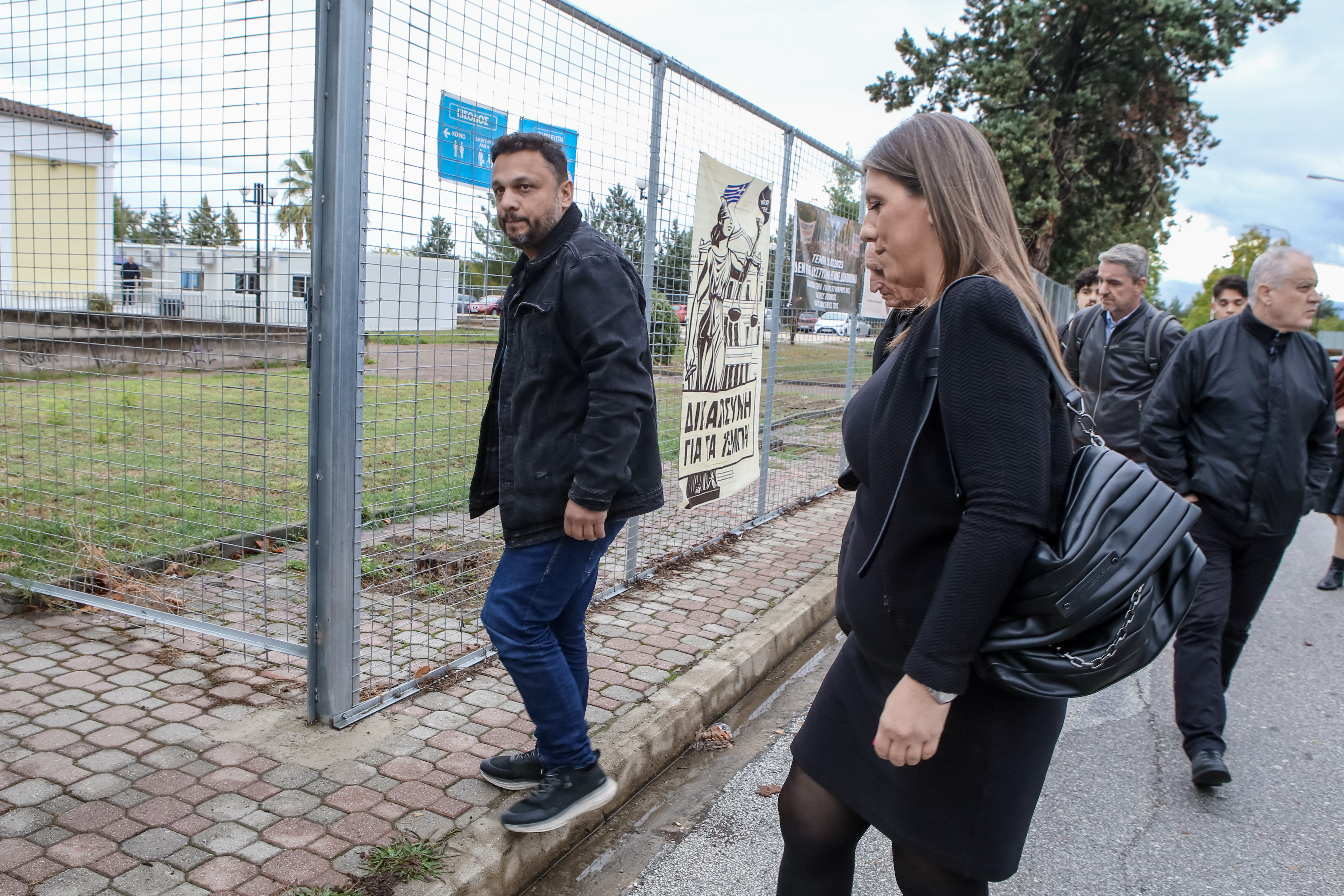 Δίκη για τα Τέμπη, Ρούτσι: «Εμείς βρίσκουμε στοιχεία και παλεύουμε, δεν ήρθε ένας να μας πει μια συγγνώμη – Λίγη ανθρωπιά δεν υπάρχει»