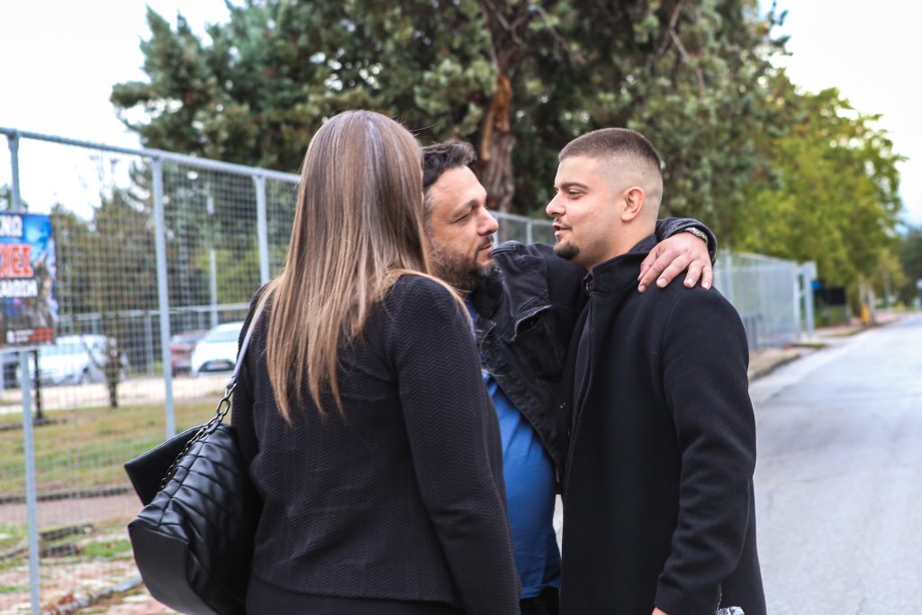 Δίκη για τα Τέμπη, Ρούτσι: «Εμείς βρίσκουμε στοιχεία και παλεύουμε, δεν ήρθε ένας να μας πει μια συγγνώμη – Λίγη ανθρωπιά δεν υπάρχει»