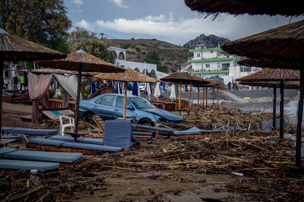 Κακοκαιρία: Ρόδος και Εύβοια μετρούν πληγές – Αποκαρδιωτικές εικόνες κατέγραψε η κάμερα του ΕΡΤnews