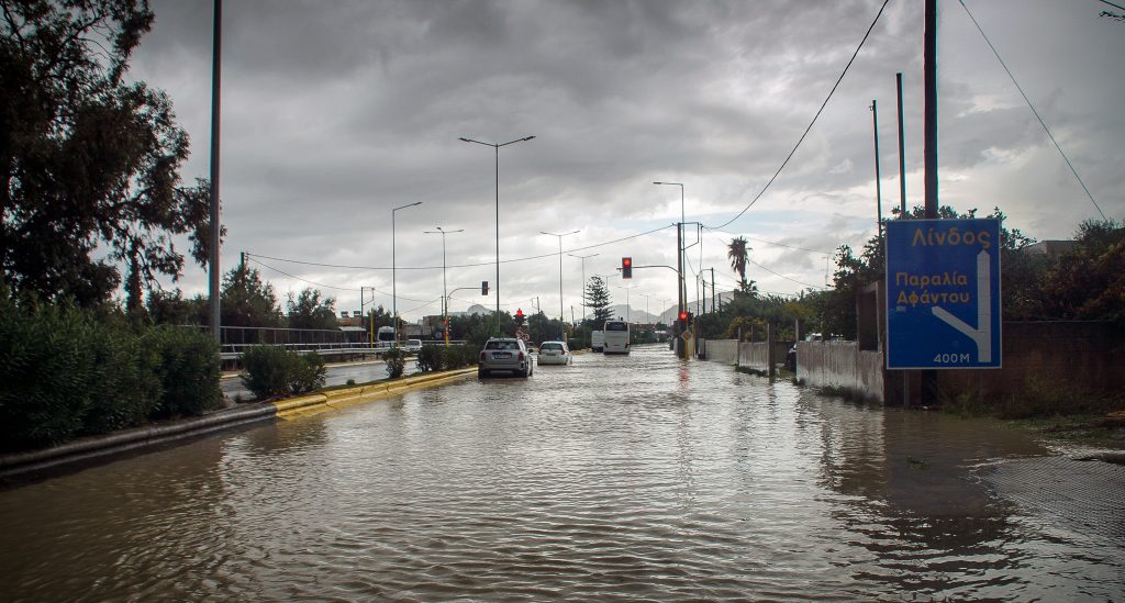 Κακοκαιρία: Ρόδος και Εύβοια μετρούν πληγές – Αποκαρδιωτικές εικόνες κατέγραψε η κάμερα του ΕΡΤnews