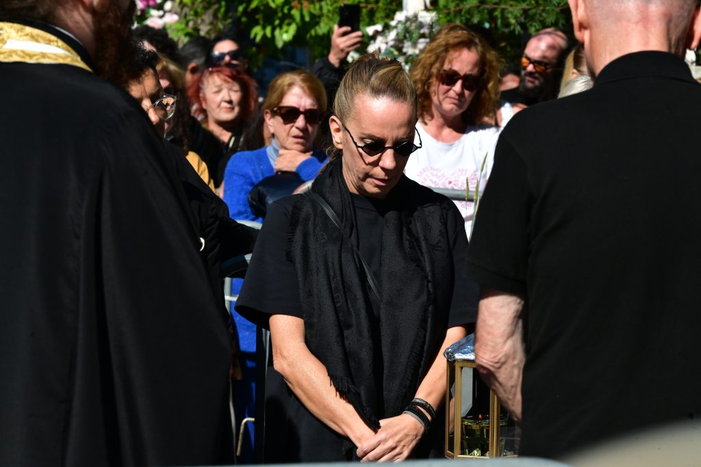 Θάνατος Μαζωνάκη: Βαθιά συγκίνηση και πλήθος κόσμου στο 40ήμερο μνημόσυνο – «Παιδί της Νίκαιας, της πόλης των αγωνιστών της ζωής»