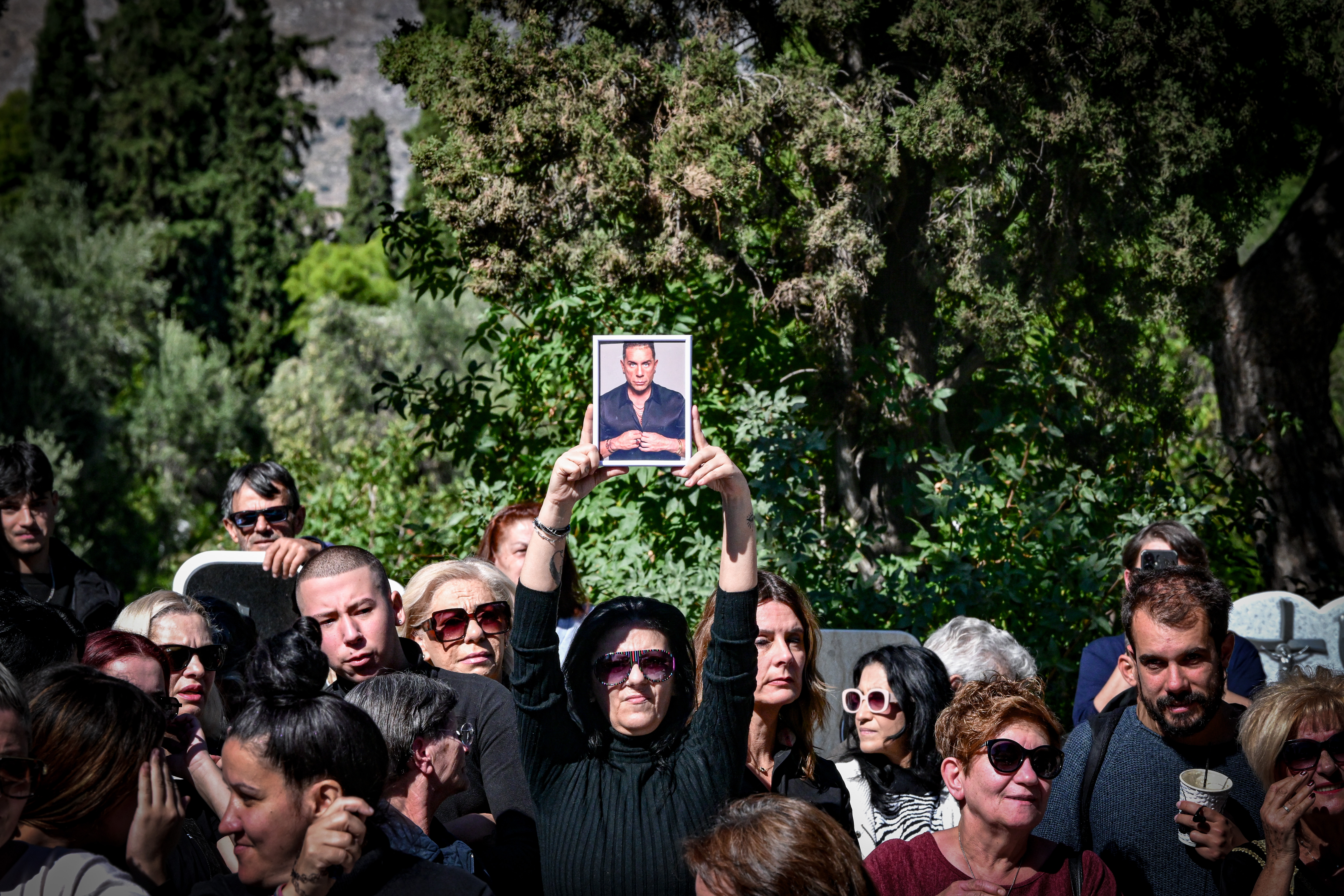 Θάνατος Μαζωνάκη: Βαθιά συγκίνηση και πλήθος κόσμου στο 40ήμερο μνημόσυνο – «Παιδί της Νίκαιας, της πόλης των αγωνιστών της ζωής»