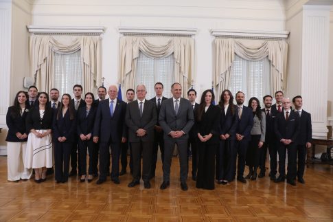 Πρόεδρος ΠΦΣ στο ΕΡΤnews Radio 105,8: Δωρεάν η χορήγησή αντιγριπικών εμβολίων – Υπάρχει επάρκεια στα φαρμακεία