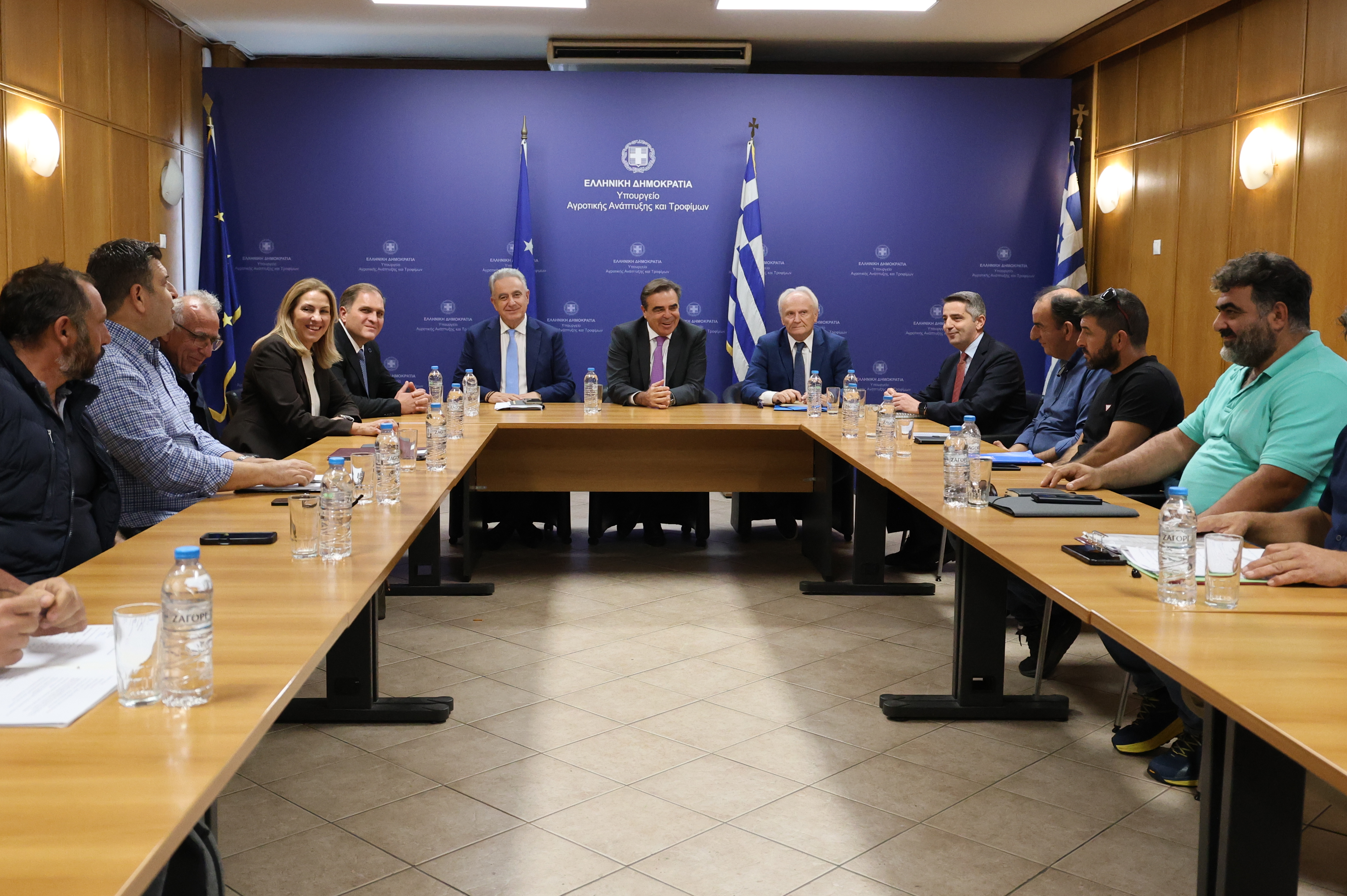 Δεύτερη συνάντηση για τον «Διάλογο με την παραγωγή» – Σχοινάς: Τα προβλήματα δεν λύνονται με χάιδεμα αυτιών και εύκολες υποσχέσεις
