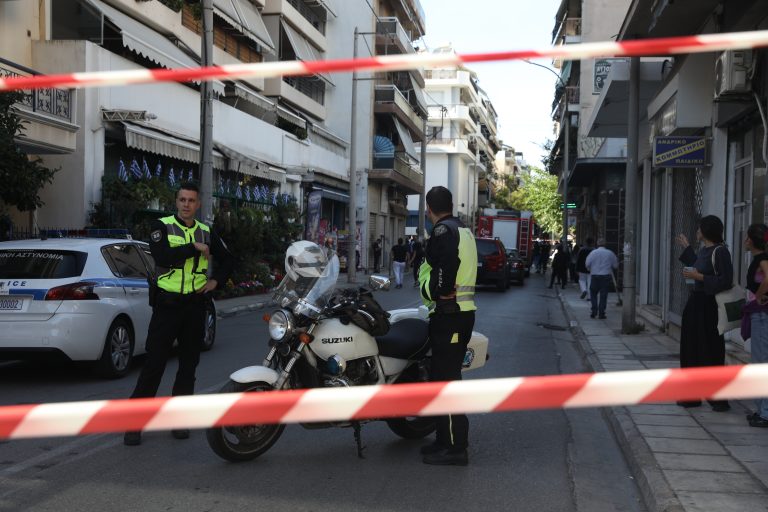Έκρηξη σε διαμέρισμα στον Κολωνό – Πληροφορίες για τέσσερις τραυματίες