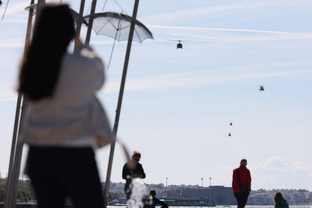 «Έσκισαν» τον ουρανό της Θεσσαλονίκης μαχητικά αεροσκάφη: Δοκιμαστικές πτήσεις για την 28η Οκτωβρίου