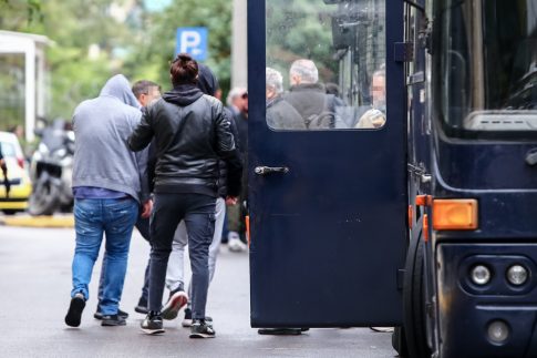 Θεσσαλονίκη: Ολοκληρώθηκε η μαθητική παρέλαση- Αγγελούδης: «Η παρέλαση των νέων παιδιών υπενθυμίζει πως μια ισχυρή πατρίδα απαιτεί ισχυρά θεμέλια»