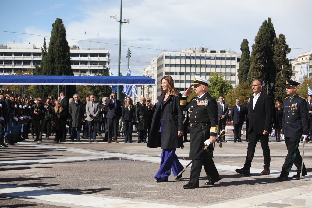 Η Αθήνα τιμά την εθνική επέτειο της 28ης Οκτωβρίου: Με λαμπρότητα πραγματοποιήθηκε η μαθητική παρέλαση στο Σύνταγμα