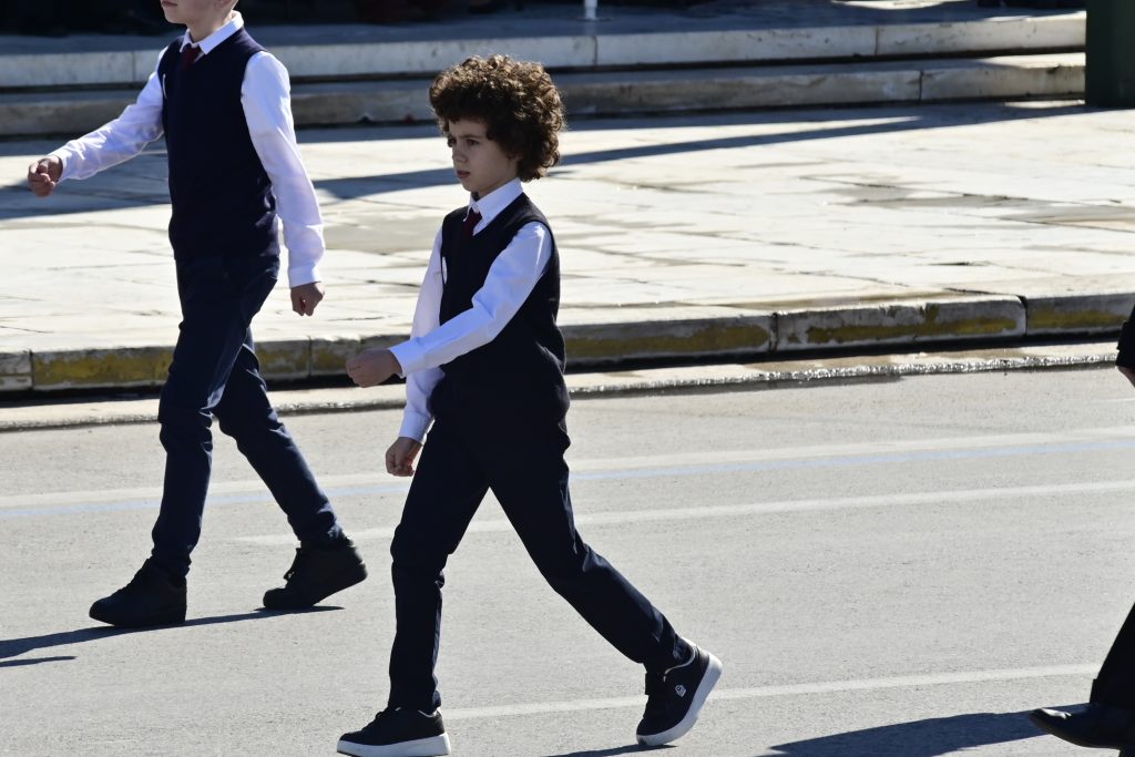 Η Αθήνα τιμά την εθνική επέτειο της 28ης Οκτωβρίου: Με λαμπρότητα πραγματοποιήθηκε η μαθητική παρέλαση στο Σύνταγμα