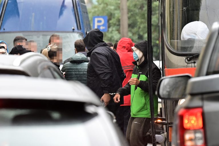 Υπόθεση «Χωριάτικο»: Τρεις προφυλακίσεις έως τώρα και τέσσερις κατηγορούμενοι ελεύθεροι με περιοριστικούς όρους