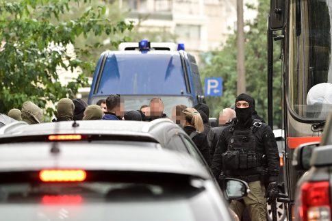 Αποστολή ΕΡΤnews – Ισπανία: Ποιος φταίει για την τραγωδία – Ο υπουργός Μεταφορών, υπό πίεση να παραιτηθεί, κατηγορεί τον ελεγκτή, τα συνδικάτα το σύστημα