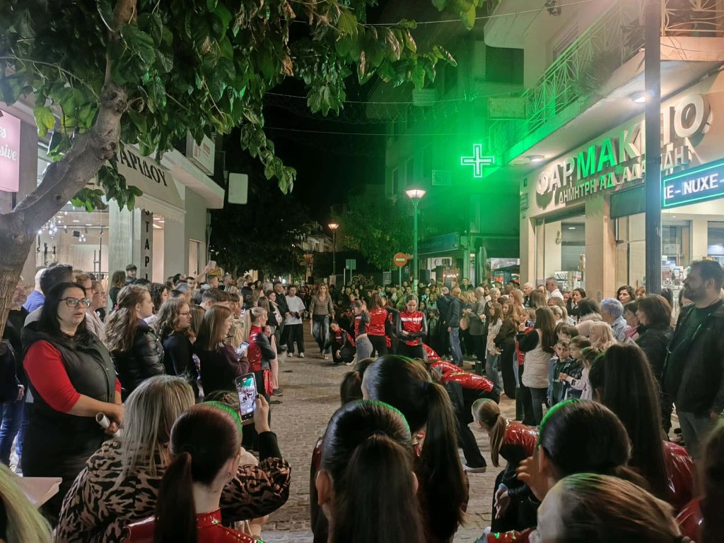 «Ραντεβού στη Μακεδονομάχων»: Η Κοζάνη έδωσε χώρο στους ανθρώπους και υποδέχθηκε τους πρωτοετείς