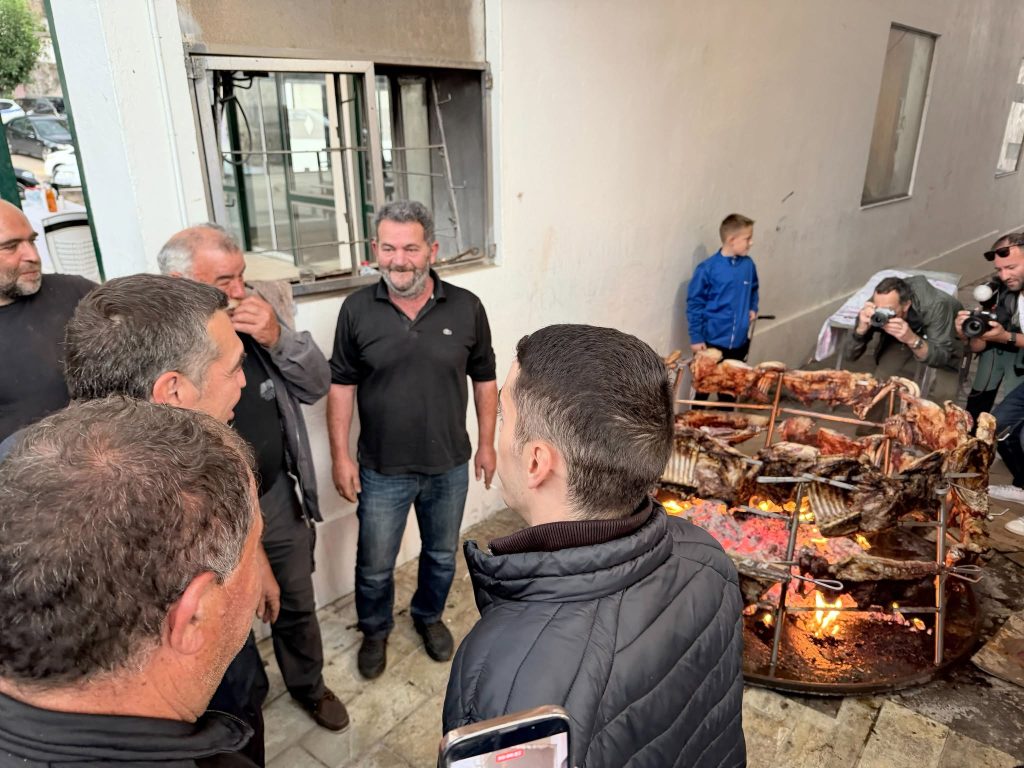 Στον Μυλοπόταμο και τα Ανώγεια ο Αλέξης Τσίπρας – Επισκέφθηκε τις πληγείσες από την κακοκαιρία περιοχές