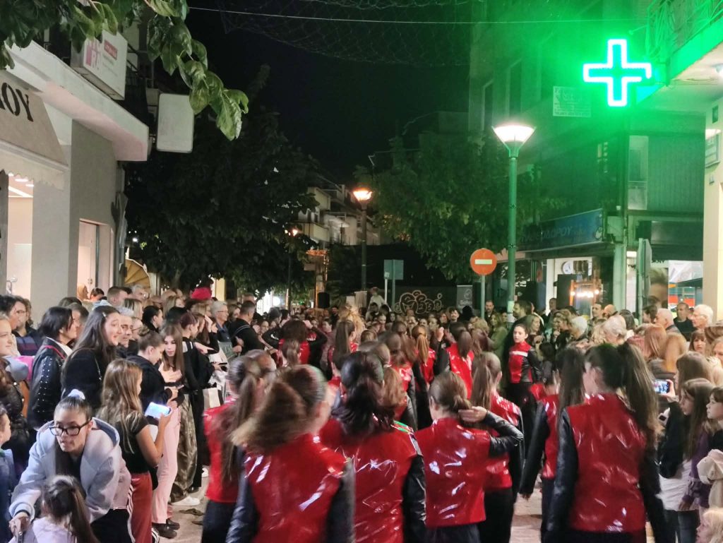 «Ραντεβού στη Μακεδονομάχων»: Η Κοζάνη έδωσε χώρο στους ανθρώπους και υποδέχθηκε τους πρωτοετείς