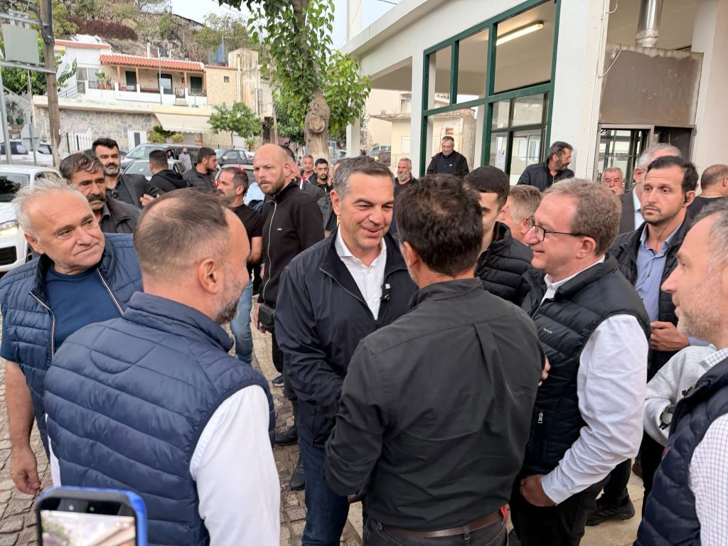 Στον Μυλοπόταμο και τα Ανώγεια ο Αλέξης Τσίπρας – Επισκέφθηκε τις πληγείσες από την κακοκαιρία περιοχές