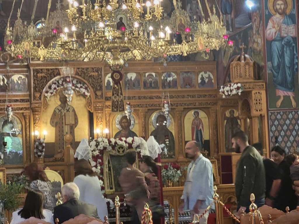 Ρέθυμνο: Πλήθος πιστών προσκυνούν την εικόνα της Παναγίας Σουμελά