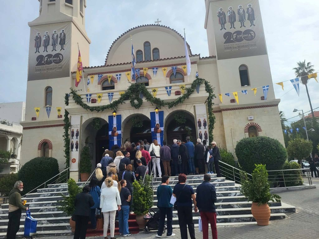 Ρέθυμνο: Πλήθος πιστών προσκυνούν την εικόνα της Παναγίας Σουμελά