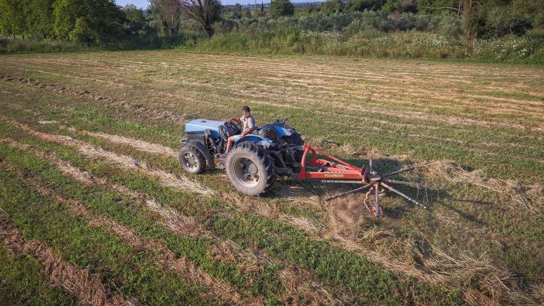 Σέρρες: Aγρότης έχασε τη ζωή του όταν καταπλακώθηκε από θεριζοαλωνιστική μηχανή