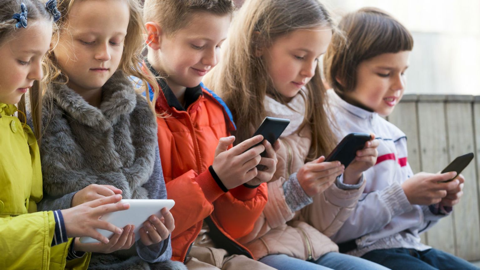 «Κόφτης» στα Social media: «Περιμέναμε από τα παιδιά να προστατεύσουν τα ίδια την ψυχική τους υγεία» τονίζει ψυχολόγος στο ΕΡΤnews
