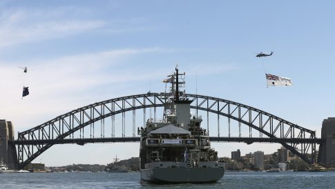 Τον συμβολισμό της επίσημης υποδοχής του Βολοντίμιρ Ζελένσκι στο Λονδίνο αναδεικνύουν τα βρετανικά μέσα ενημέρωσης