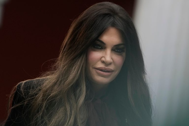Η «πρωτοφανής για την Αμερική» απομάκρυνση Γκίλφοϊλ, οι έρευνες, οι αποκαλύψεις και η επόμενη ημέρα στην πρεσβεία των ΗΠΑ