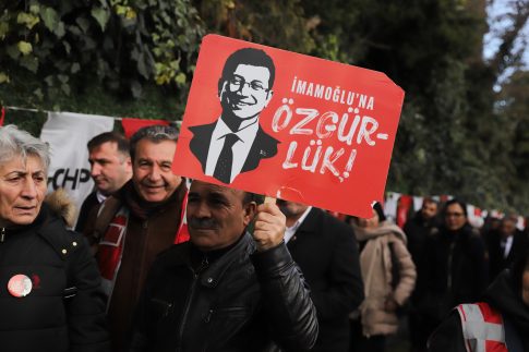 Άλλη Μεριά: Έκκληση άμεσης παρέμβασης στα ξερά πλατάνια για να μην υπάρξουν θύματα