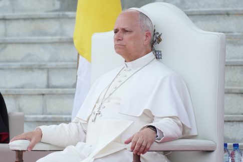 Οι υιοθεσίες των δεκαετιών του ’50, του ’60 και του ’70: Έλληνες που αναζητούν τις ρίζες τους