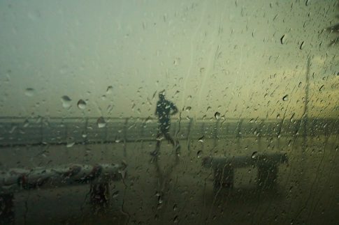 Δύο συλλήψεις για τον άγριο ξυλοδαρμό νεαρών στον Βόλο – Αναζητείται και τρίτο άτομο