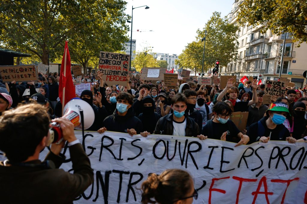Γαλλία: Μαθητικός ξεσηκωμός σε όλη τη χώρα – Στο στόχαστρο η πολιτική Μακρόν για την εκπαίδευση