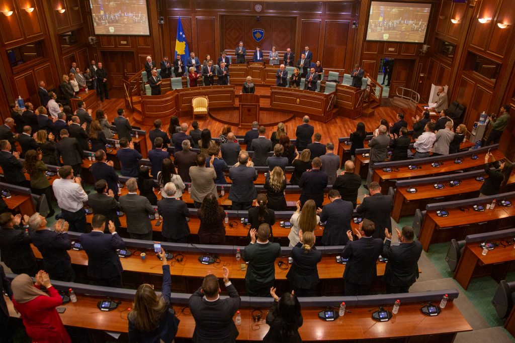 Κόσοβο: Το κοινοβούλιο εξέλεξε πρόεδρο μια οικονομολόγο, αποφεύγοντας τις πρόωρες εκλογές