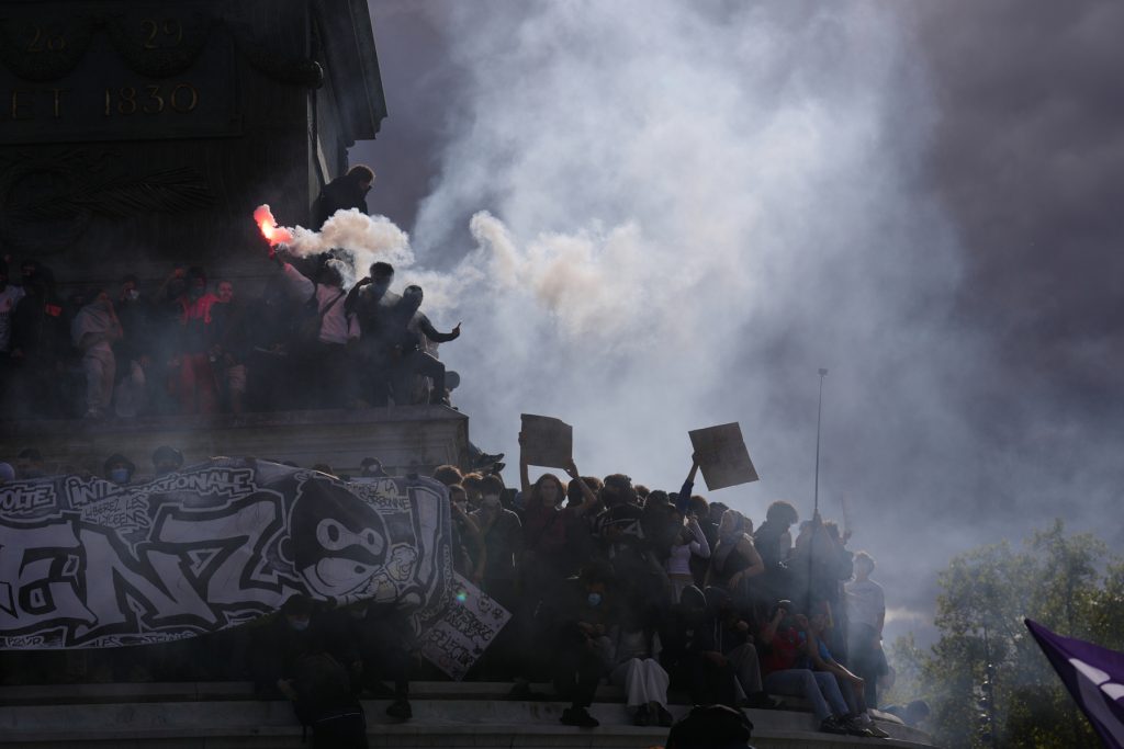 Γαλλία: Στο στόχαστρο η αστυνομική βία μετά τους σοβαρούς τραυματισμούς μαθητών – 14χρονος με σπασμένη γνάθο, 15χρονος έχασε το χέρι του