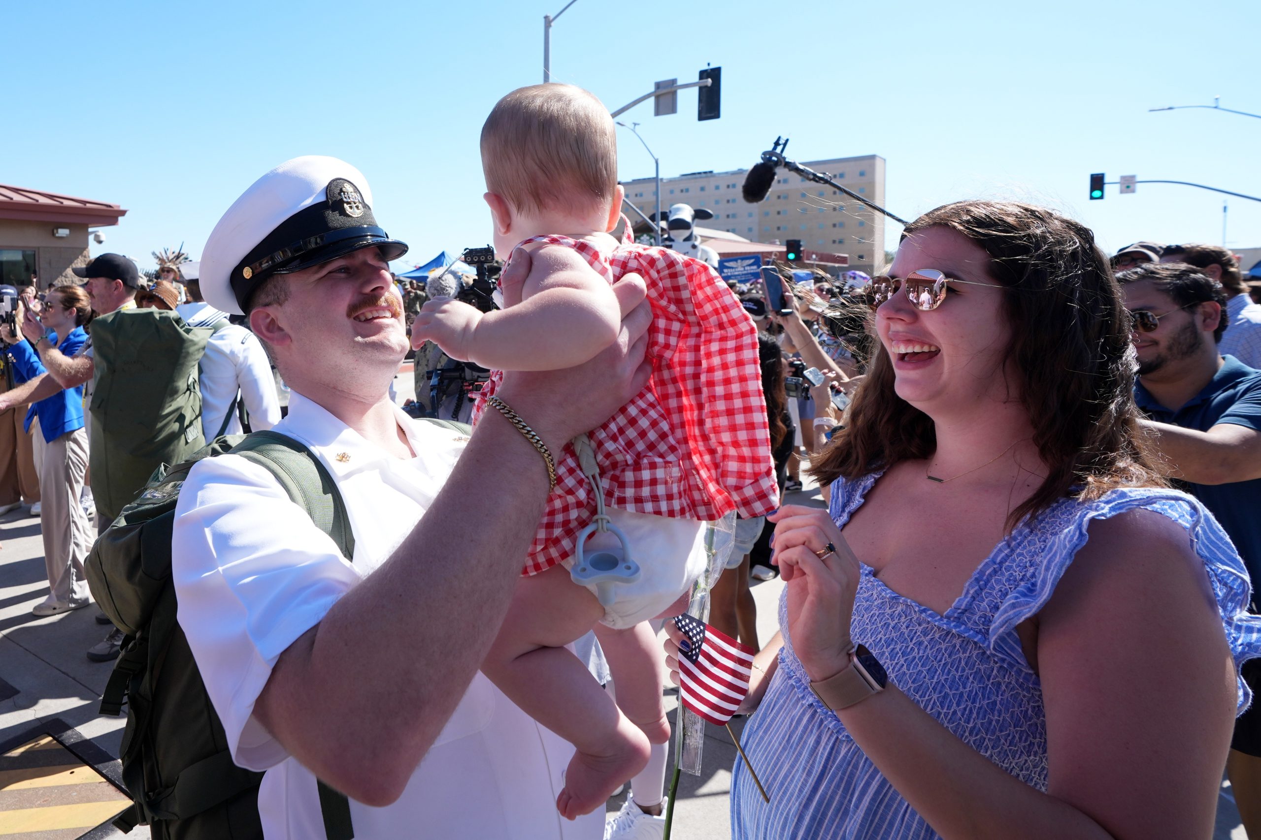 APTOPIX USS Lincoln Returns Home ΗΠΑ: Επέστρεψε το USS Abraham Lincoln έπειτα από πολύμηνη αποστολή στη Μέση Ανατολή