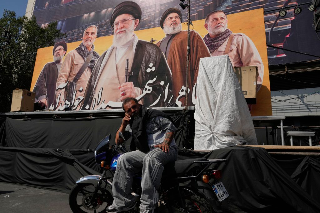 Reuters: Το μυστικό δίκτυο στρατιωτικών υπηρεσιών του Ιράν που παρακάμπτει τον αποκλεισμό των ΗΠΑ