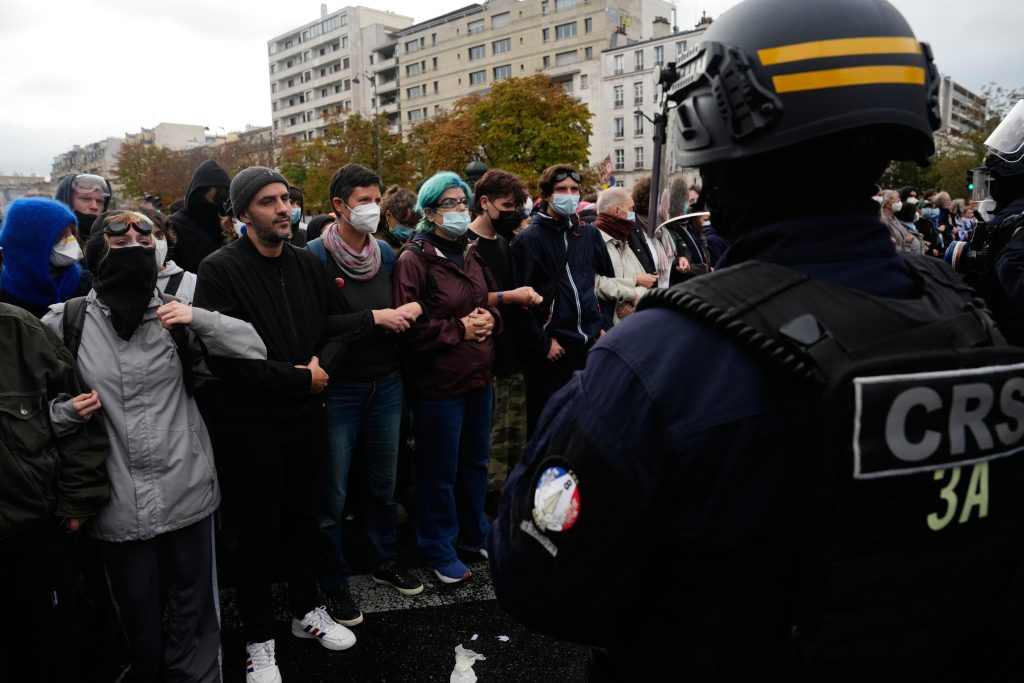 Γαλλία: Συνεχίζονται οι μαθητικές κινητοποιήσεις με μεγάλη πορεία στο Παρίσι – Στο πλευρό των διαδηλωτών η Γκρέτα Τούνμπεργκ