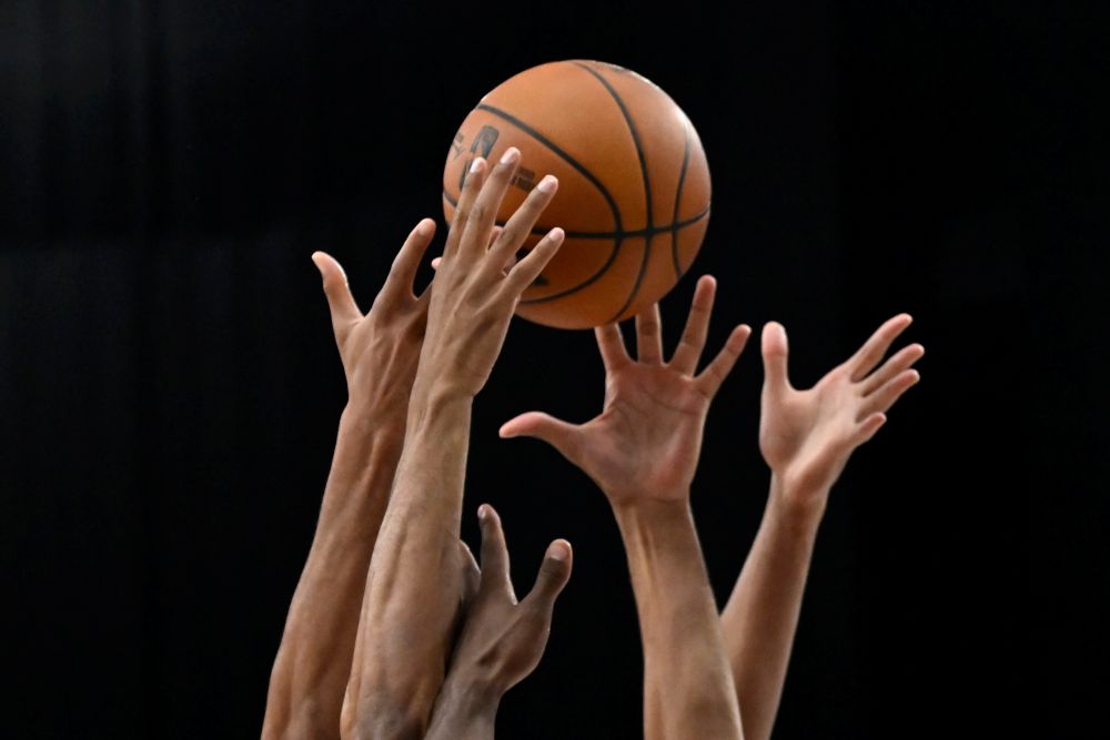 Basketgate: Συνεχίζεται ο «χορός» των απολογιών για τους στημένους αγώνες – Προφυλακίστηκε ο πρώην διαιτητής Πέτρος Παπαπέτρου