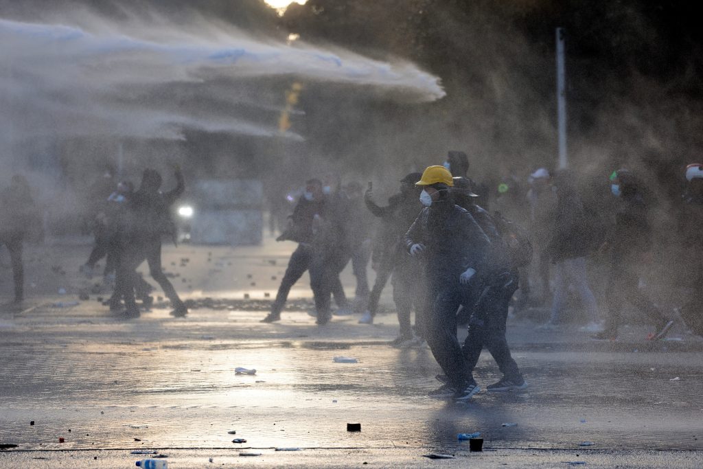 Κλιμακώνονται οι αντικυβερνητικές διαδηλώσεις στην Αλβανία: Νέο κάλεσμα για κινητοποιήσεις σήμερα – Τι μεταδίδει ο απεσταλμένος του ΕΡΤnews στα Τίρανα